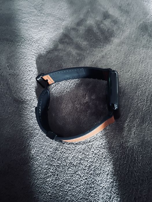 Продам Apple watch se2