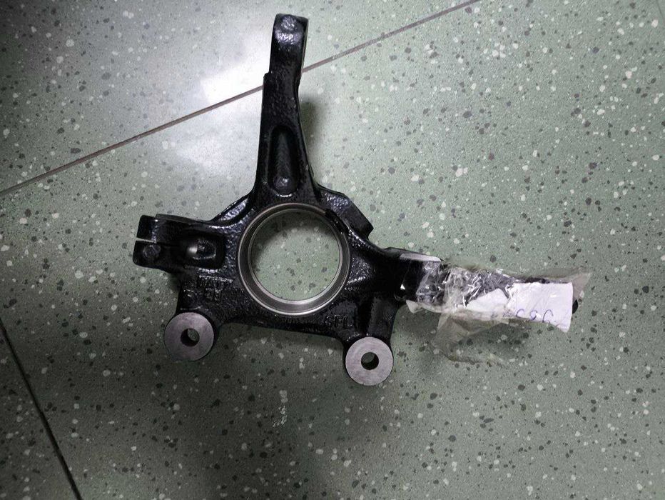 Кулак Кобальт Левый GM оригинал