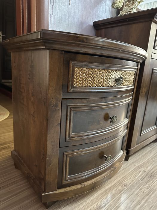 Комод с зеркалом и 2 тумбы