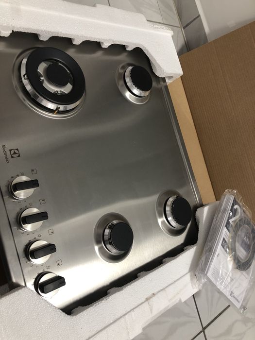 Plita pe gaz electrolux