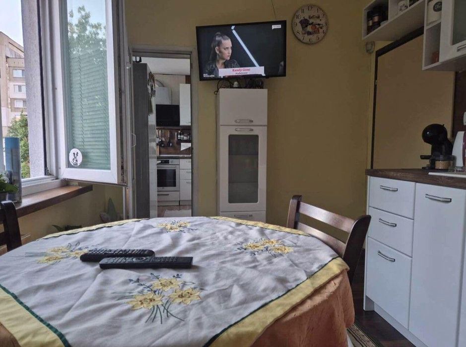 Тристаен апартамент под наем в ж.к. Слатина, 2215619