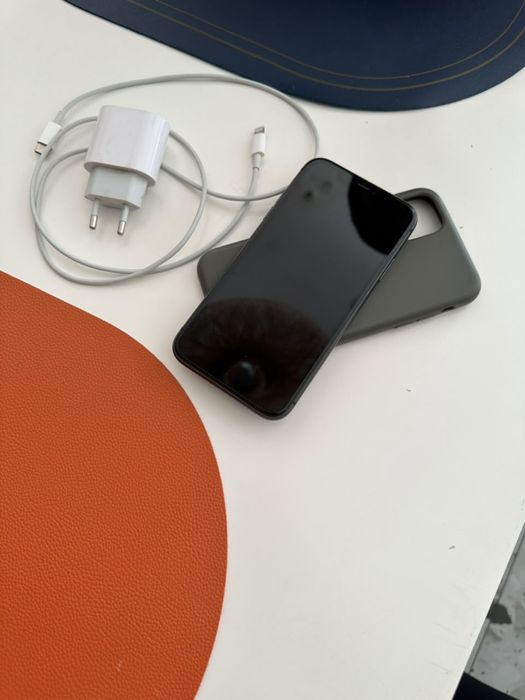 iPhone 11 в идеальном состояний