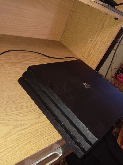 Playstaion 4 pro 1tb