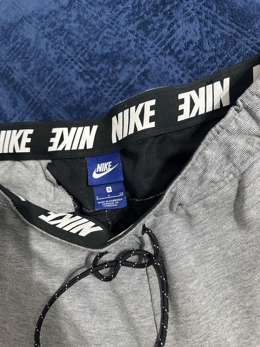 Pantaloni nike barbati