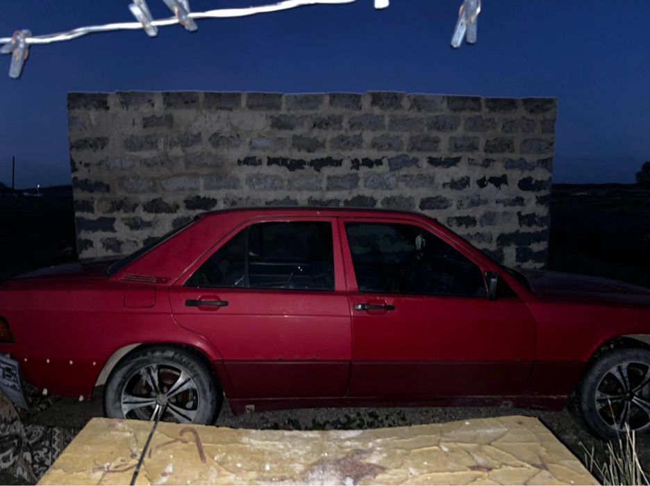 Срочно продается  Mercedes 190