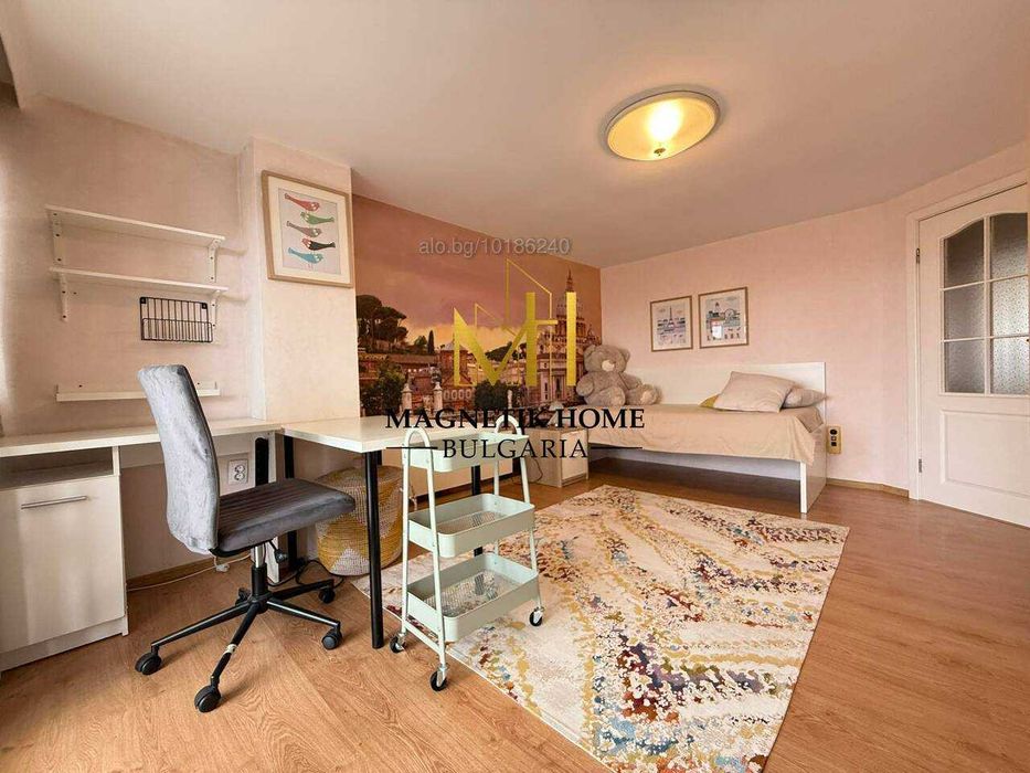 Уникален тристаен апартамент до църква Кирил и Методий в супер център