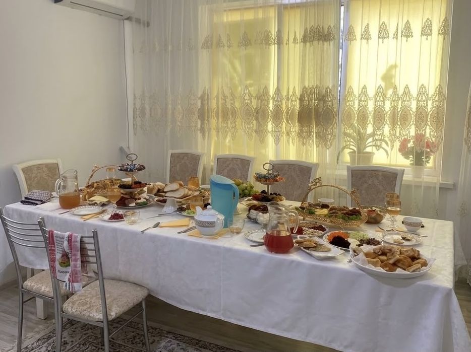 Стол для гостиной