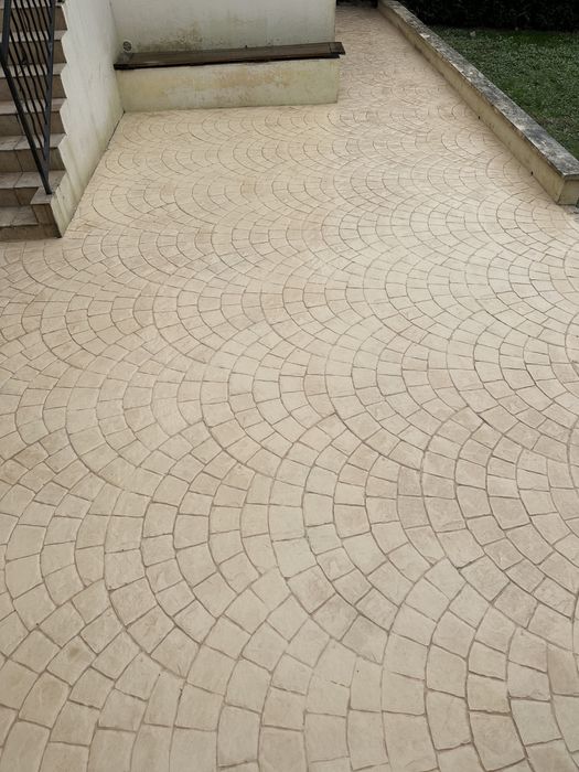 Beton amprentat Constanta- schimba complet asoectul curtii tale!