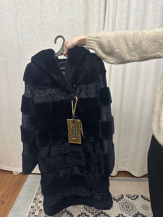 Шуба из каракуля новое