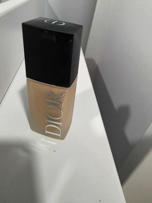 Фон дьо тен Dior