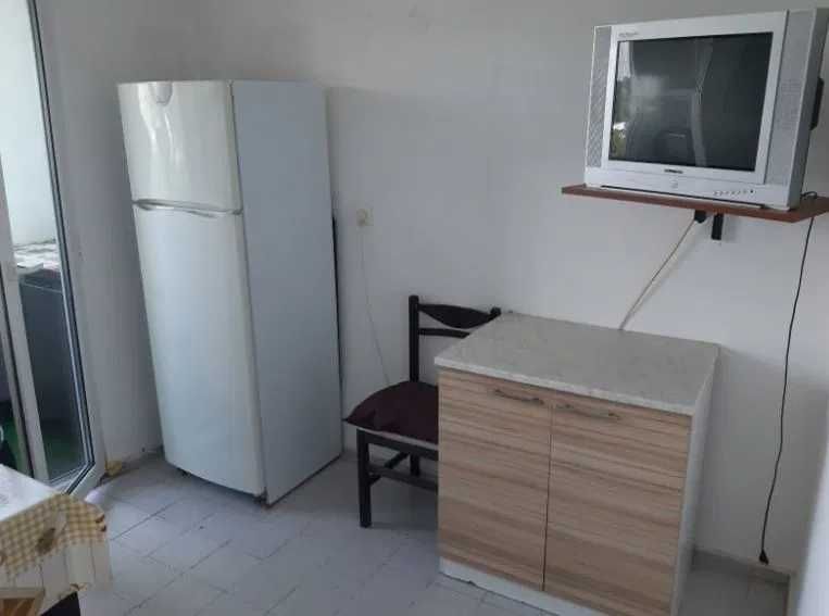 Дава се под наем Двустаен апартамент в Бургас, Изгрев - 53 кв.м за 200 € - Снимка #3