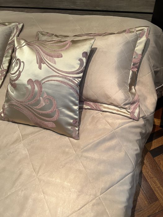 Продается покрывало с наволочками на подушки на кровать 160х200