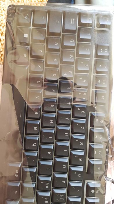 Геймърска клавиатура Razer Ornata V3 X