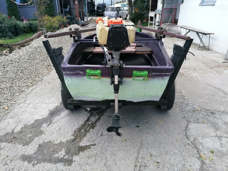 Vând barca cu motor +peridoc