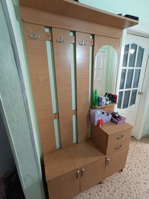 Продам прихожую.