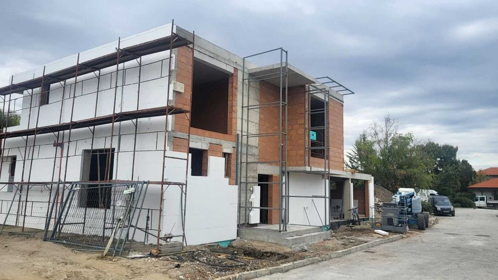 ПРОДАВА СЕ! Новострояща се луксозна къща близо до Пловдив