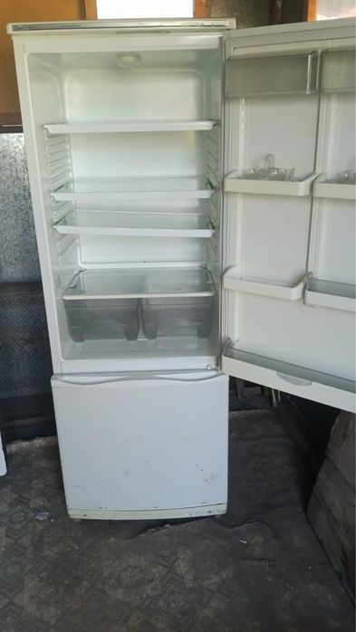 Продам холодильник