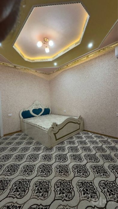 Yakkasaroy tumani Oybek metrosi yaqinida sherglikka
