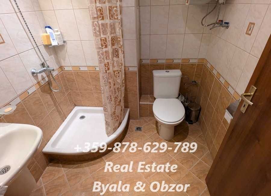 Просторен тристаен апартамент с голяма тераса