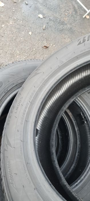 2 Anvelope Bridgestone 215 65 R17 M + S. Dot 2022