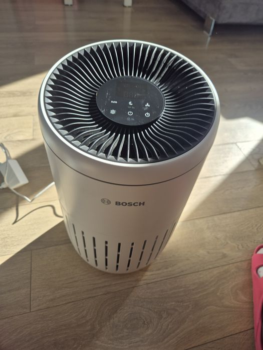 Пречиствател за въздух Bosch Air 2000 Wi-Fi, CADR 180 м3/ч, Предфилтър, HEPA H13 филтър, Филтър с активен въглен, Сензор за прах, Таймер, Бял