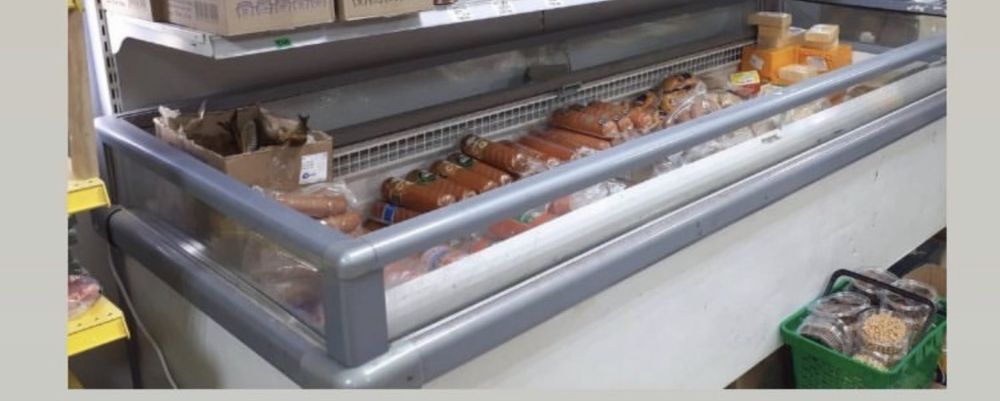 Открытый холодильник