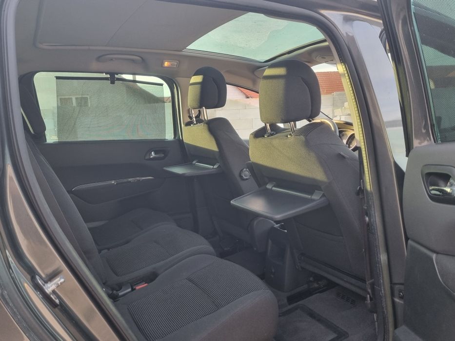 Peugeot 5008 1.6 HDI 115 cai 2014 euro.5