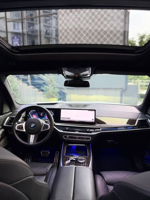 Bugun sotuvimizda BMW X7 40i