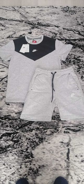 Compleu Nike tech