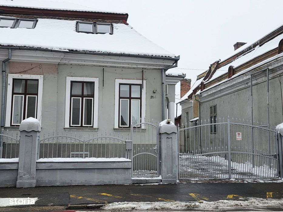 Casă de închiriat/ vânzare , clinică medicală, casă ultracentral