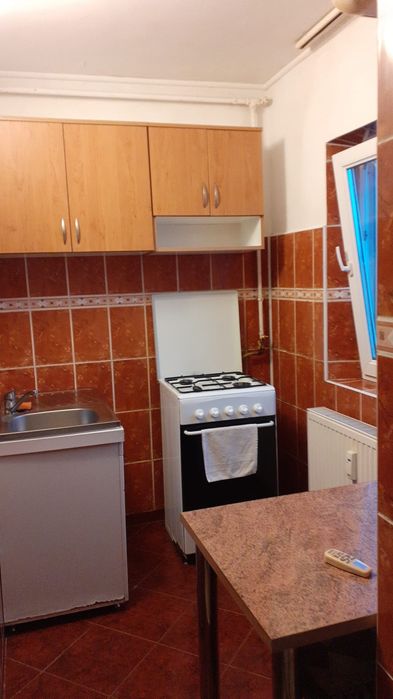 Inchiriez garsoniera ploiesti ( democratiei , sala doroftei)