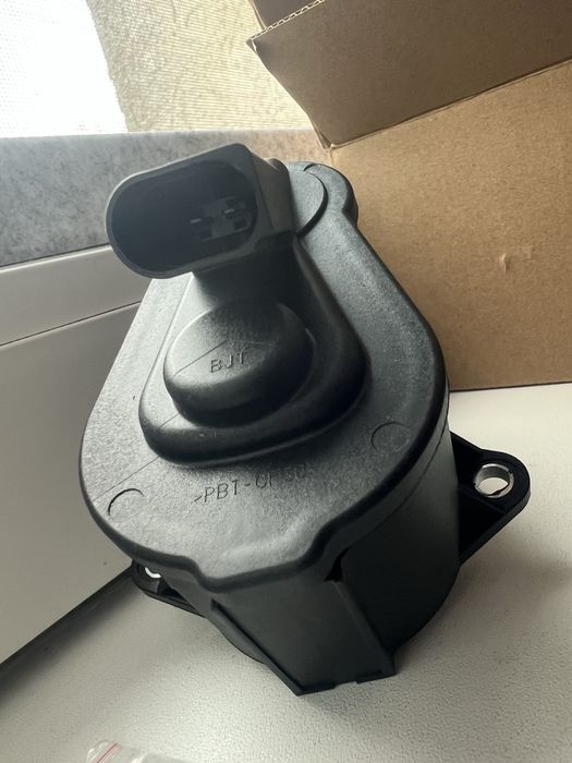 Motoras etrier frana de mana vw / audi nou