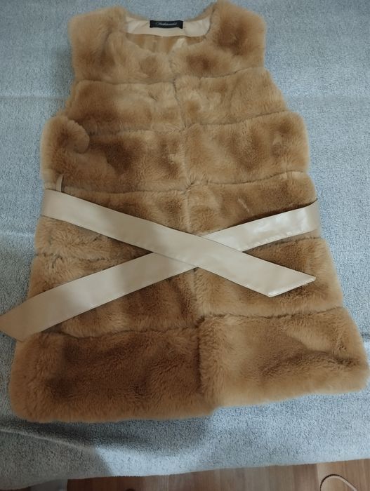Vesta lunga din blana