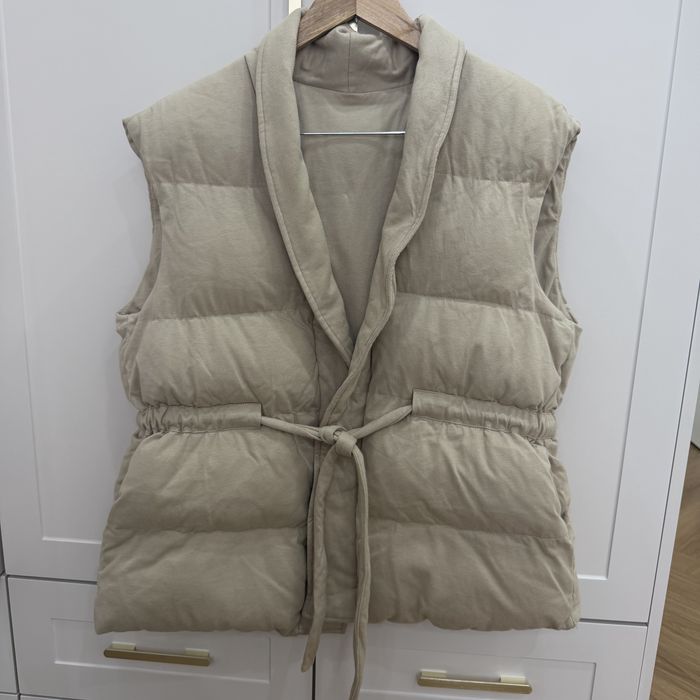 Продается жилетка р.46-48