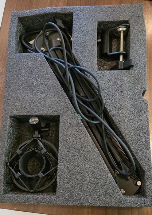 Микрофон Trust GXT 244 Buzz Streaming + стойка