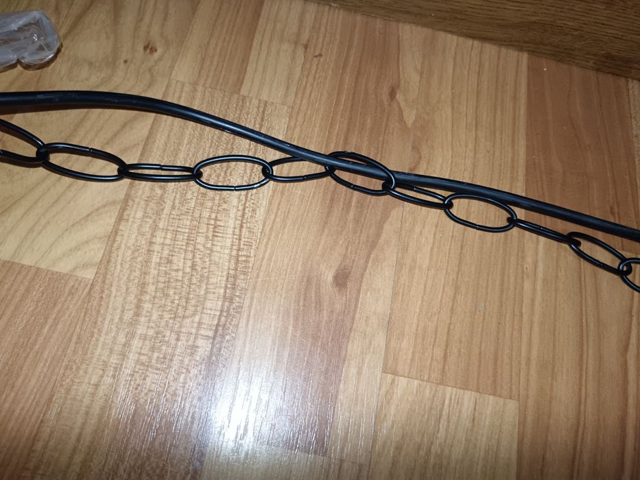 VÂND Lampa suspendata cu lant negru, E27, 1m, Negru  ESTE NOU

1️⃣0️⃣