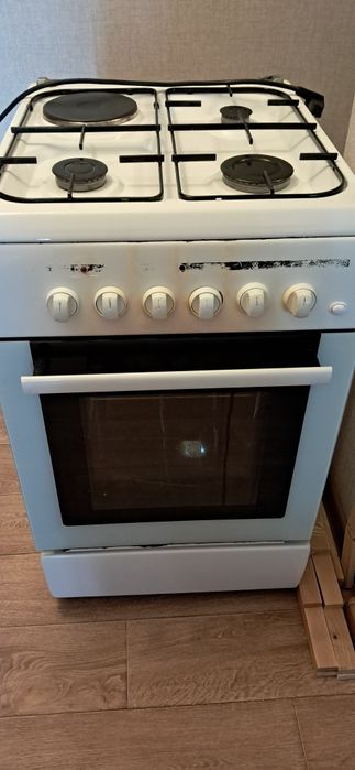 Продам газовую плиту