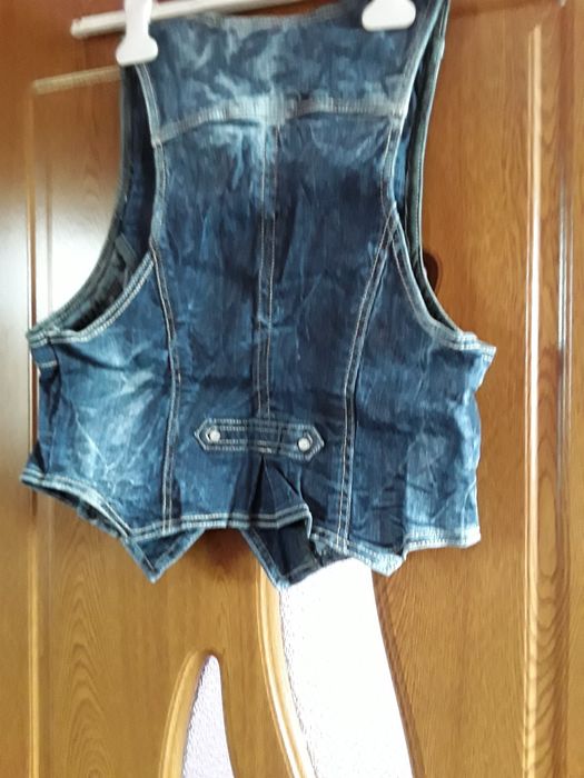 Vând Vestă Dama de Blugi Nouă Mărimea M