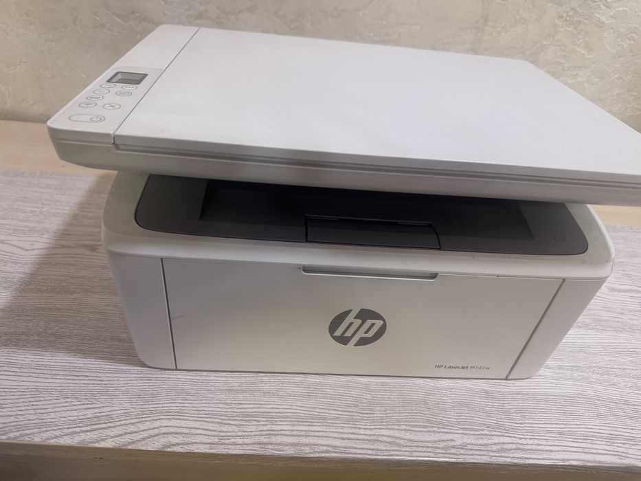 Продается принтер (HP Laser Jet M1417W)
