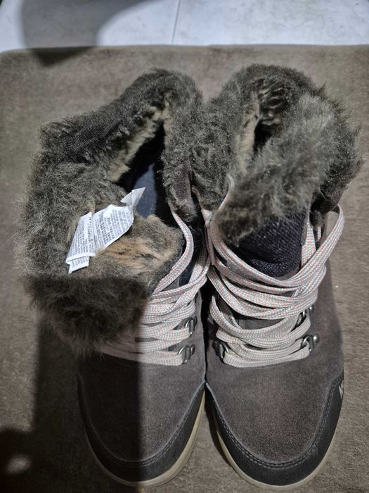 Продавам декатлонки, стансмитки и нортфейски!