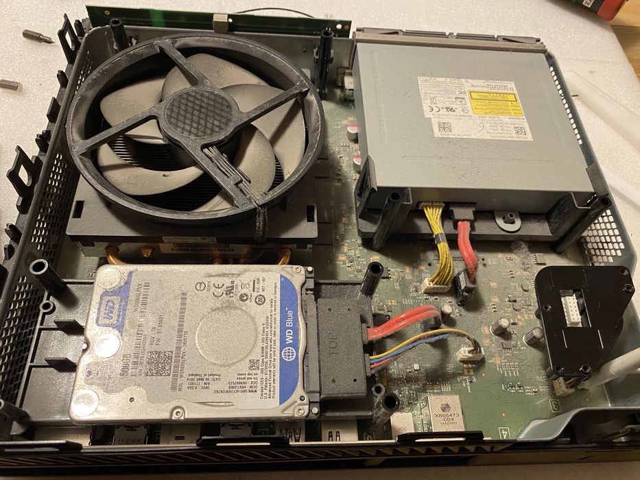 Reparatii / curatare console  PS4, XBOX,  service controllere Voluntar