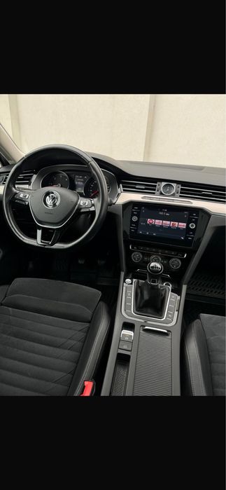 VW PASSAT B8/ R-Line /2.0 TDI / 2018-09/Full Led/Panorama/Istoric Real