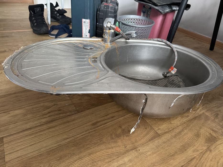 Продам раковину кухонную