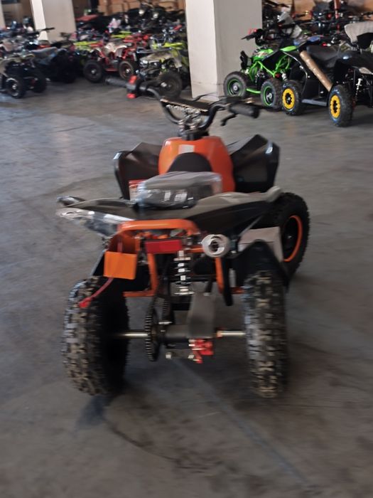 ATV quad  49cc la mâna a doua folosit în regim propriu pentru filmări