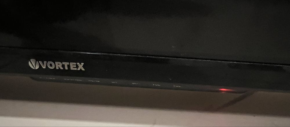 TV led Vortex V32CK600 defect