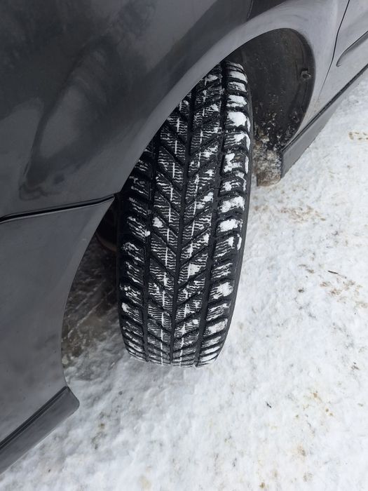 Vând sau schimb Nissan Almera