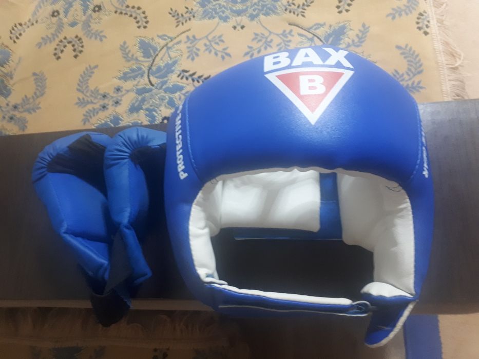 Продам боксерские перчатки,лапы