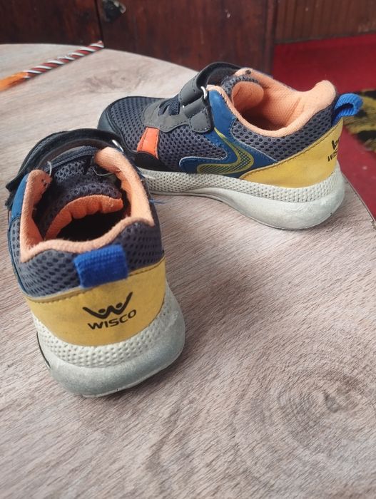 Продам кроссовки