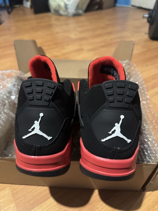 Air Jordan 4 Red Thunder 42