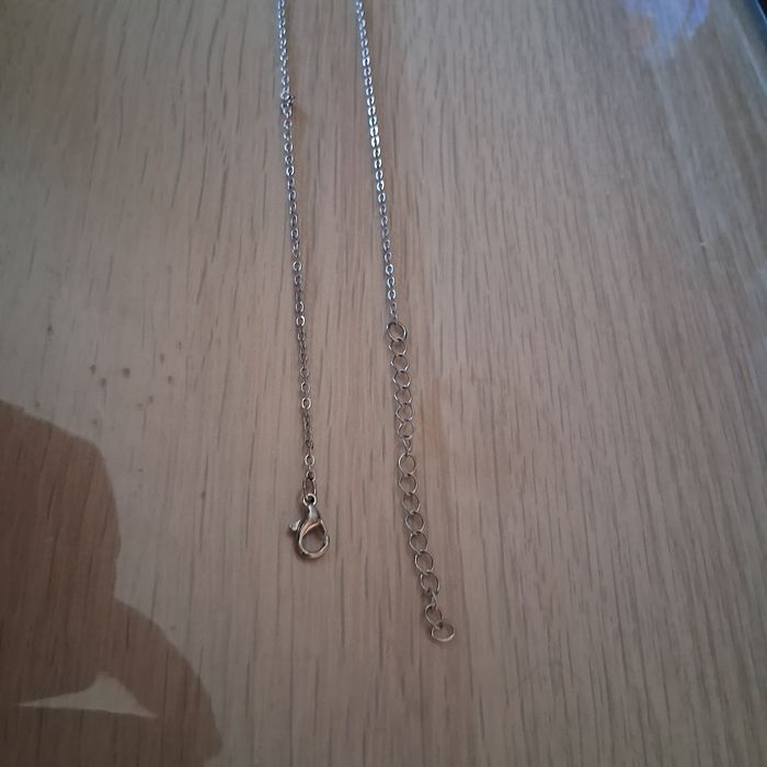 Красива обица и  гривна със сърчице и прозрачни блестящи камъчета с уд